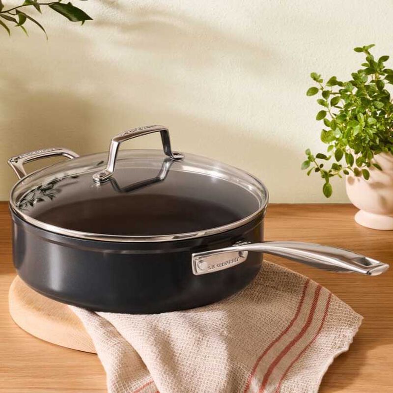 Le Creuset Non-Stick Ceramic Saut&eacute; Pan 26cm image number 1